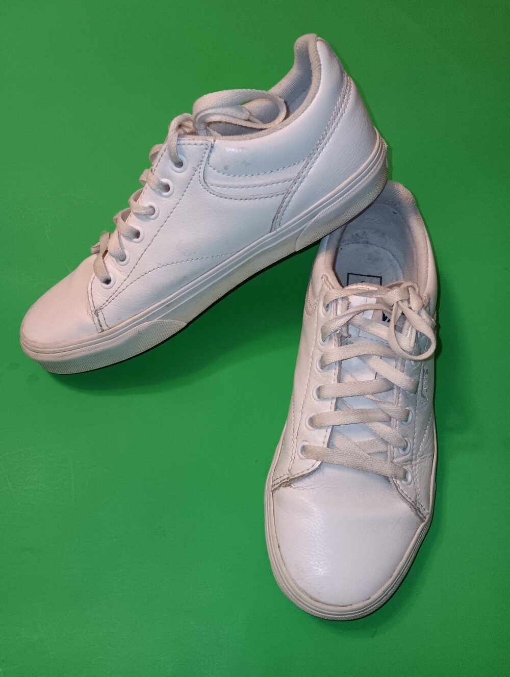 Vans Lace Up Low Top Sneakers/Shoes (500714) Preowned White Color Women's Size 8